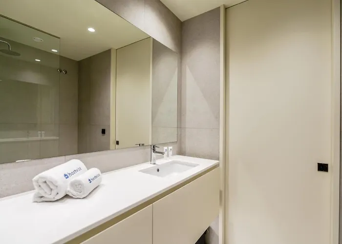 Hostwise - Stylish Flat With Terrace & Garage Διαμέρισμα Πόρτο