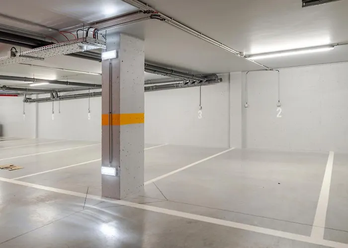 Hostwise - Stylish Flat With Terrace & Garage Διαμέρισμα *