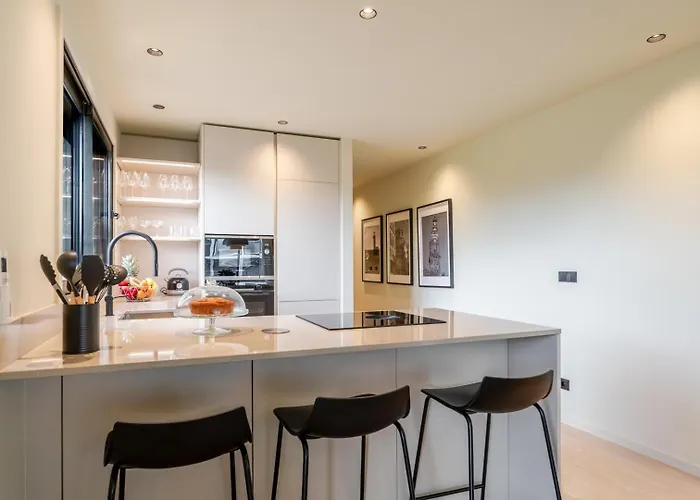 Διαμέρισμα Hostwise - Stylish Flat With Terrace & Garage *