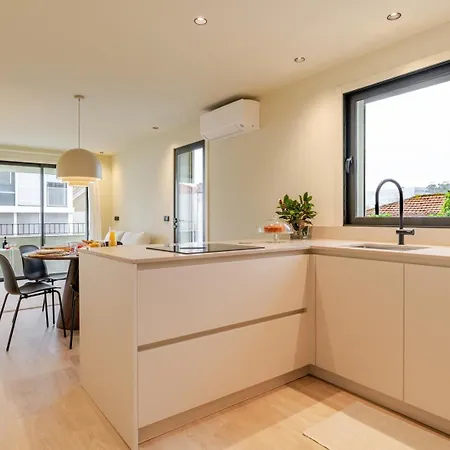 Hostwise - Stylish Flat With Terrace & Garage * 波尔图