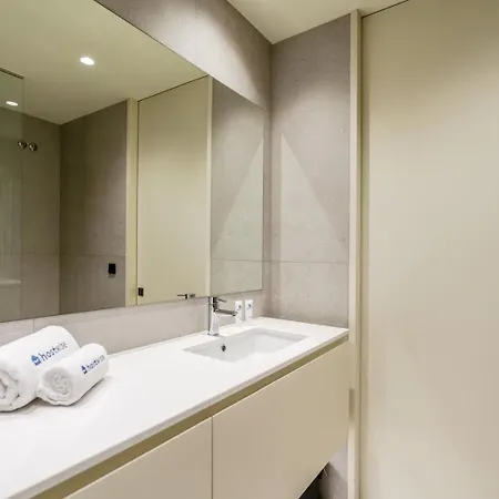 Hostwise - Stylish Flat With Terrace & Garage Lägenhet Oporto
