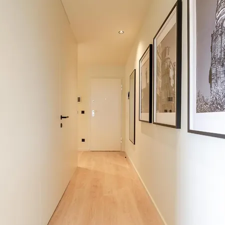 Lägenhet Hostwise - Stylish Flat With Terrace & Garage Oporto