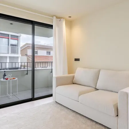 Hostwise - Stylish Flat With Terrace & Garage Apartment Porto