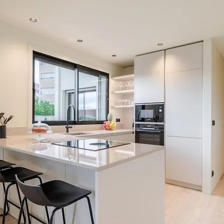 Hostwise - Stylish Flat With Terrace & Garage Apartment Porto
