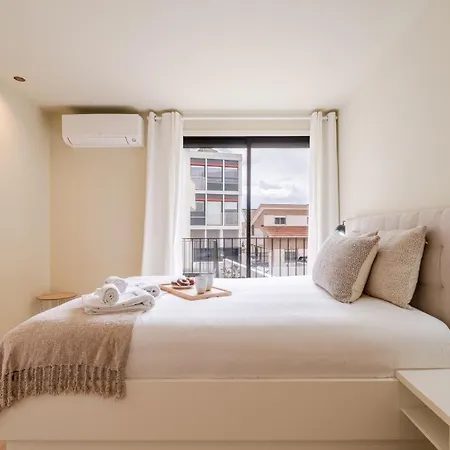 Hostwise - Stylish Flat With Terrace & Garage Lägenhet