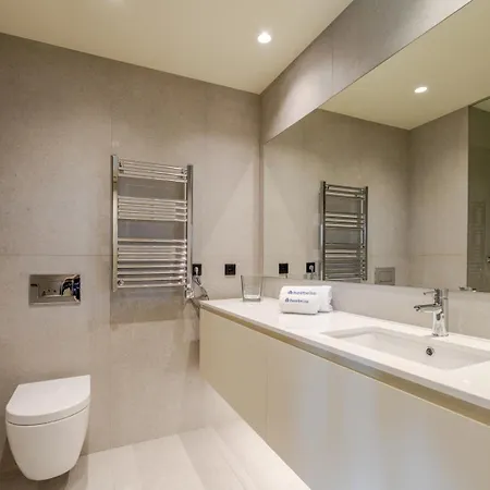 Apartment Hostwise - Stylish Flat With Terrace & Garage Porto