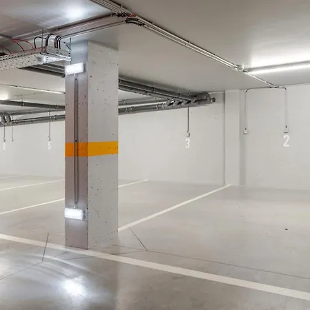 Hostwise - Stylish Flat With Terrace & Garage Apartamento *