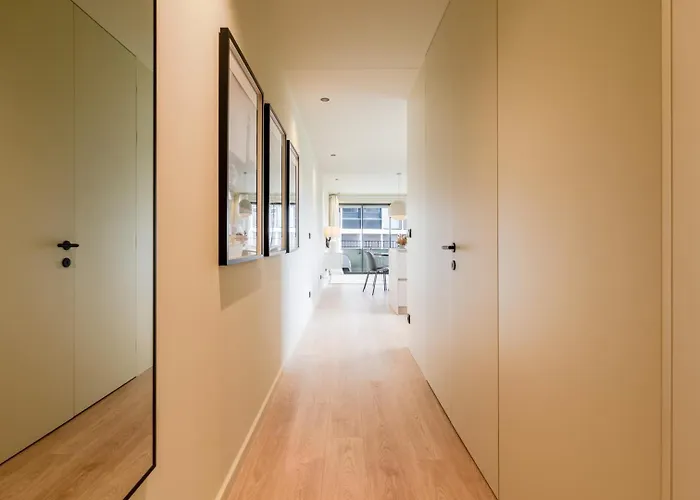 Hostwise - Stylish Flat With Terrace & Garage アパート *