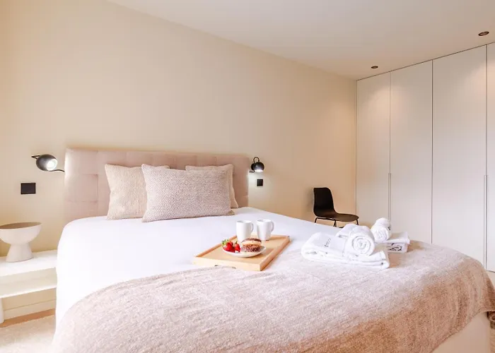 Hostwise - Stylish Flat With Terrace & Garage * ポルト