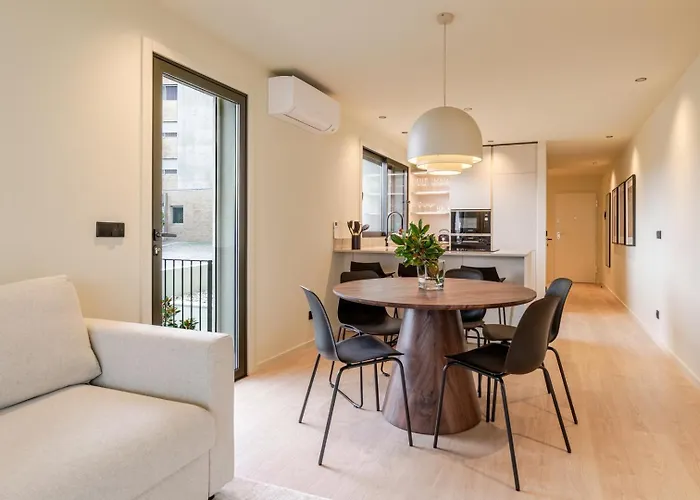 Hostwise - Stylish Flat With Terrace & Garage * ポルト