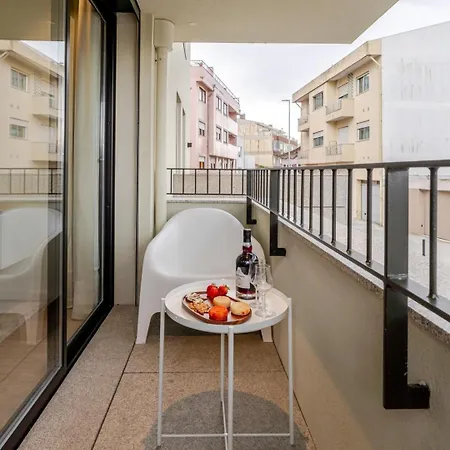 Hostwise - Stylish Flat With Terrace & Garage *